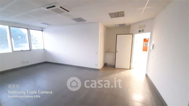 Ufficio in commerciale in Via Eridania 133