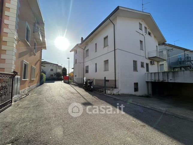 Garage/posto auto in residenziale in Via XXIV Maggio