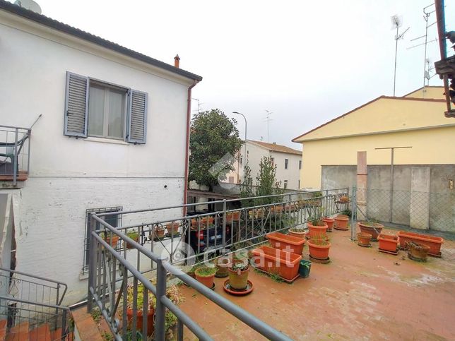 Casa indipendente in residenziale in Via Albania 7