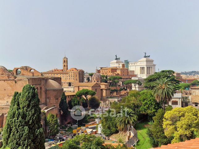 Attico/mansarda in residenziale in Via del Colosseo