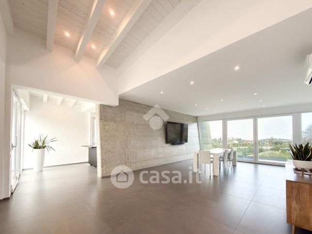 Villa in residenziale in Via Dragonara