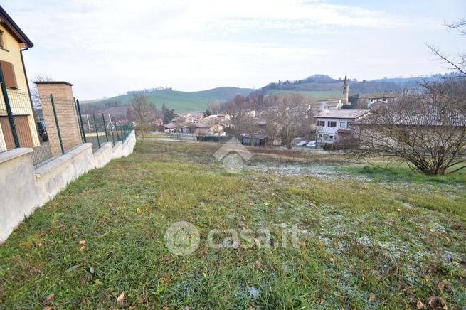 Terreno edificabile in residenziale in Via Valla