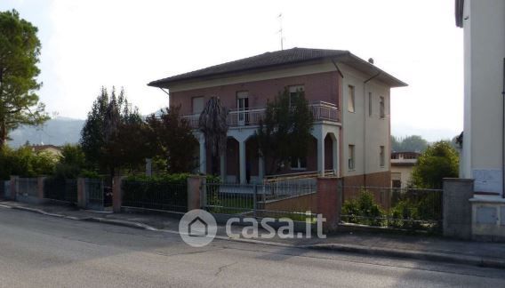 Casa indipendente in residenziale in Via Linaro 165