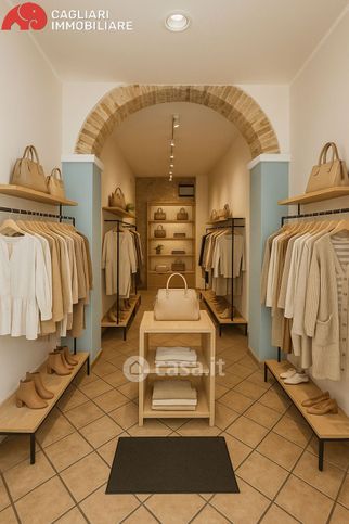Negozio/locale commerciale in commerciale in Corso Vittorio Emanuele II 232