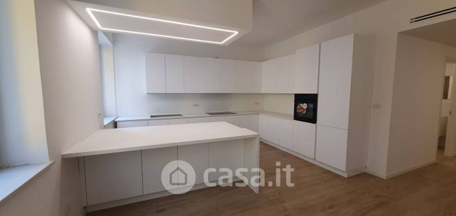 Appartamento in residenziale in Contra' Do Rode 20