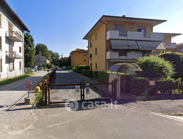 Box/posto auto in residenziale in Via XX Settembre 33