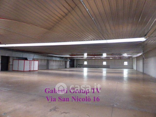 Capannone in commerciale in Via Pacinotti
