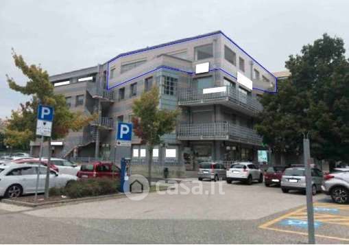 Ufficio in commerciale in Via Maso della Pieve