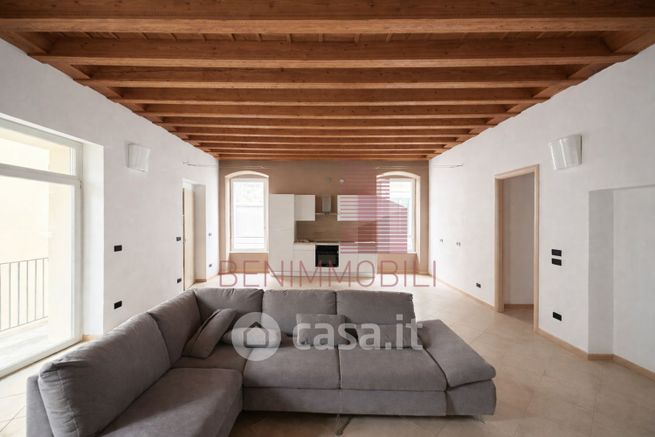 Appartamento in residenziale in Via Elia Capriolo 36