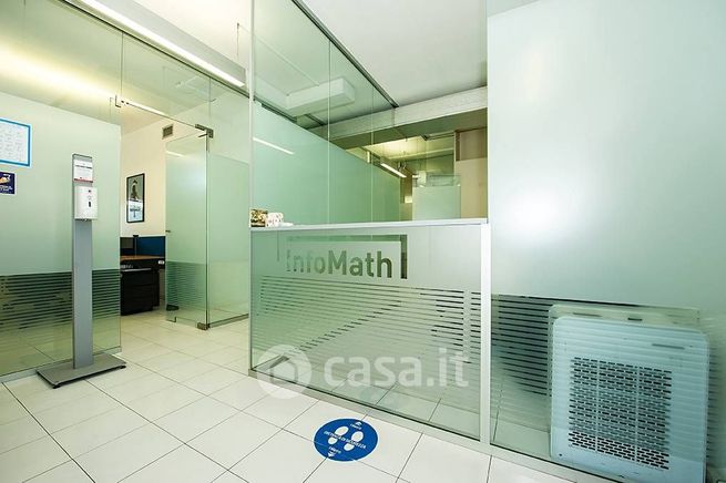 Ufficio in commerciale in Via Lombardia 5