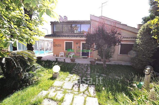 Villa in residenziale in 