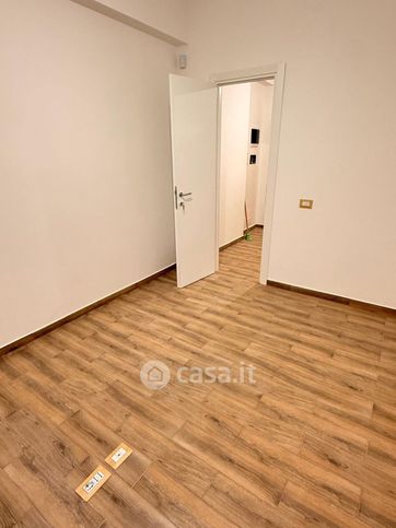 Ufficio in commerciale in 