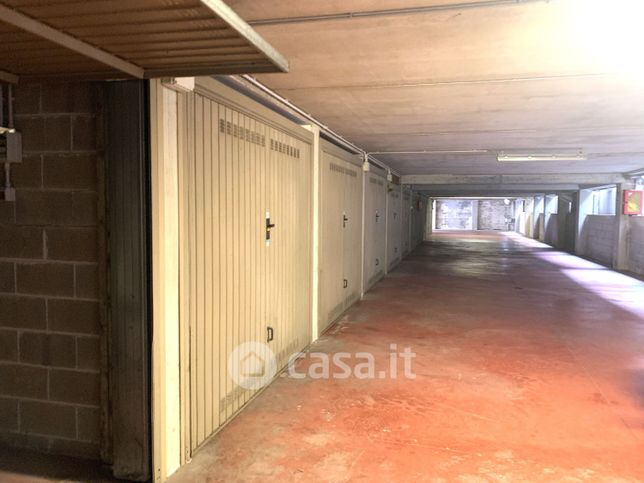 Garage/posto auto in residenziale in Via XXV Aprile