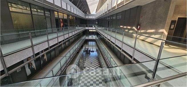 Ufficio in commerciale in Viale del Lavoro 33