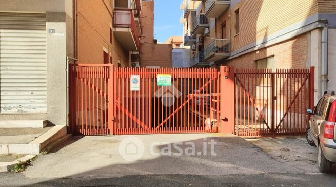 Box/posto auto in residenziale in Via Pericle Terlizzi