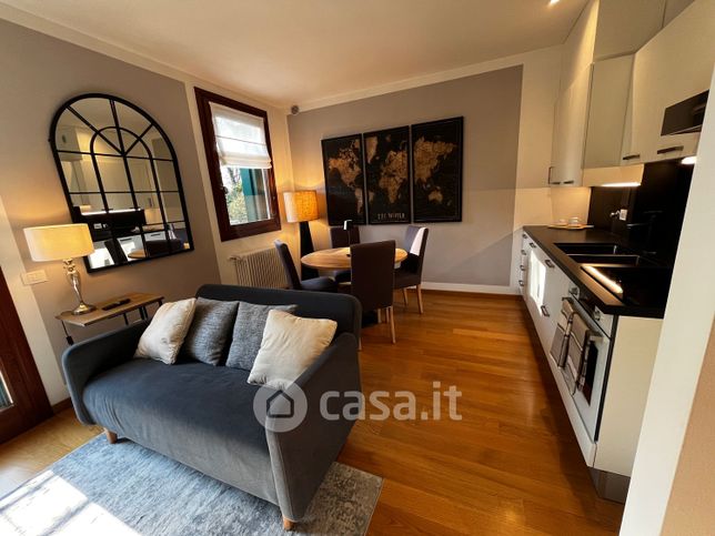 Appartamento in residenziale in Via Antonio Rosmini