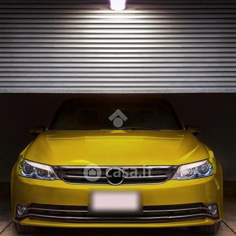 Box/posto auto in residenziale in Via Festo Avieno 223