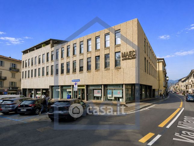Negozio/locale commerciale in commerciale in Via Milano 138