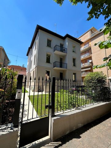 Appartamento in residenziale in Viale Duca Alessandro