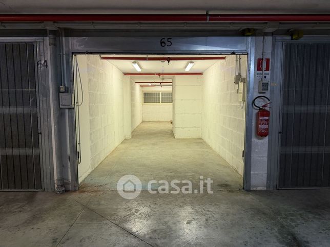 Box/posto auto in residenziale in Via dei Fabi 15