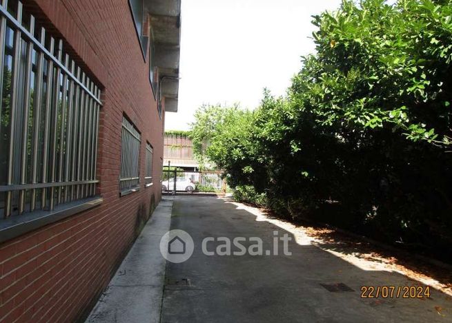 Capannone in commerciale in Via Alessandro Volta 3