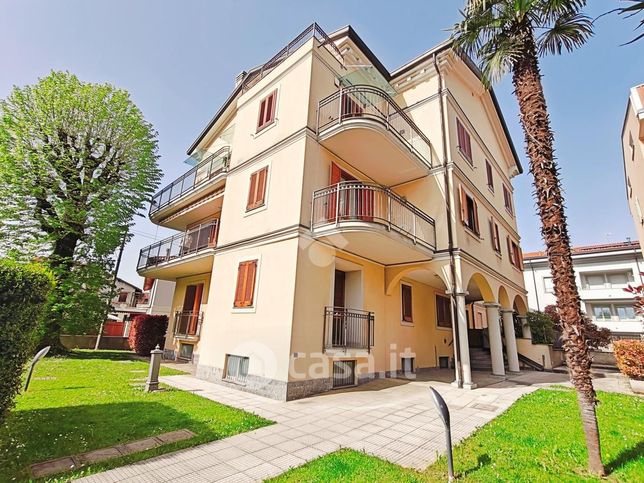 Appartamento in residenziale in Via Federico Confalonieri 6