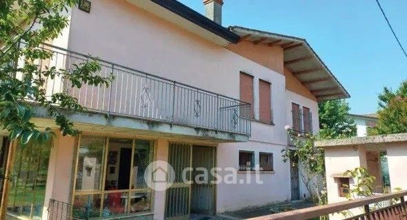 Appartamento in residenziale in Via Colombare 16