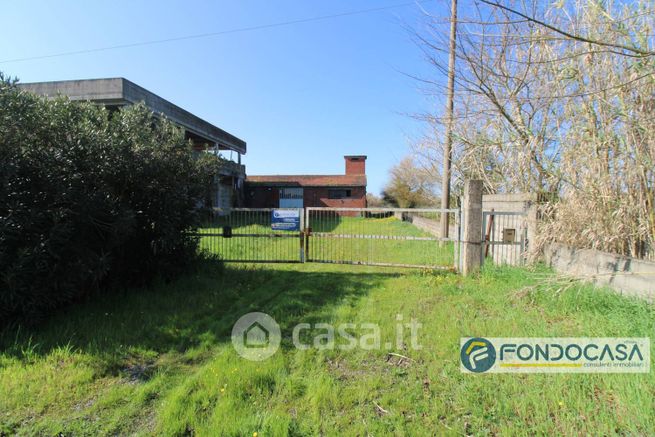 Capannone in commerciale in Via delle Colline per Legoli