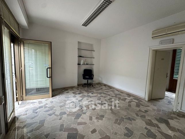 Capannone in commerciale in Via delle Ghiacciaie