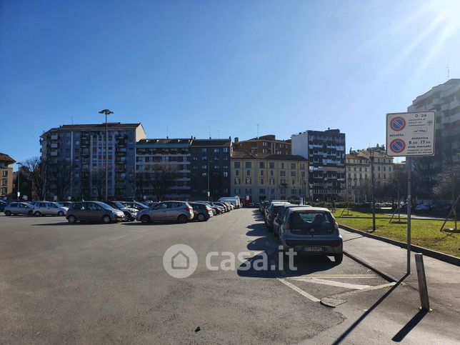 Garage/posto auto in residenziale in Via Giotto 4