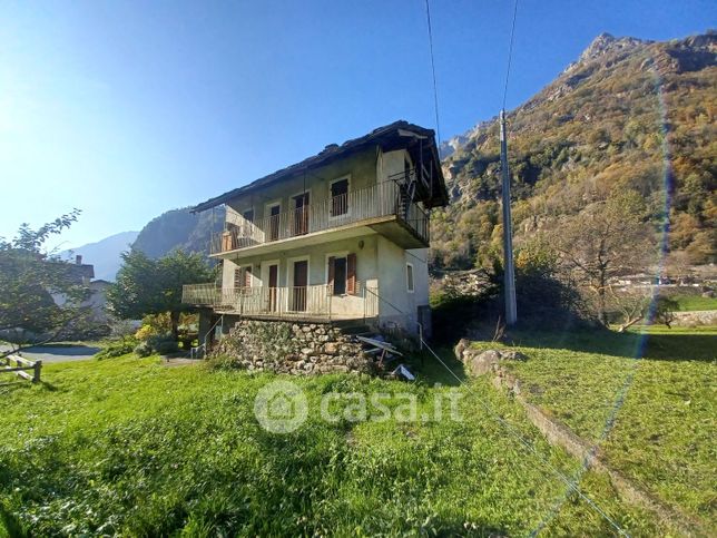 Rustico/casale in residenziale in Località Les Praz 4