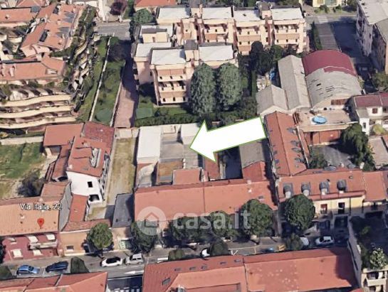 Box/posto auto in residenziale in Via Italia 20
