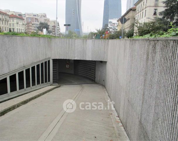 Garage/posto auto in residenziale in Piazzale Giulio Cesare 4