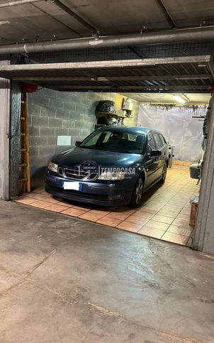 Box/posto auto in residenziale in Piazza Antonio Gramsci 1