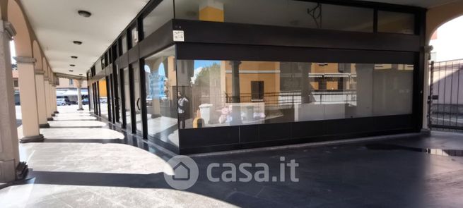 Ufficio in commerciale in Piazza Italia