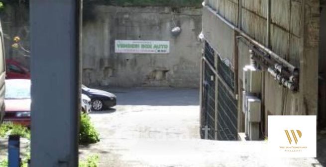 Box/posto auto in residenziale in Via Quirino Majorana 141