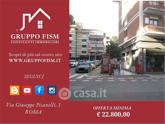 Box/posto auto in residenziale in Via Ugo Ojetti 137