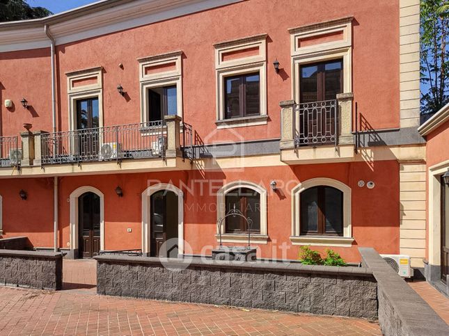 Casa bi/trifamiliare in residenziale in Via Roma 89