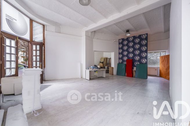 Ufficio in commerciale in Via Trento