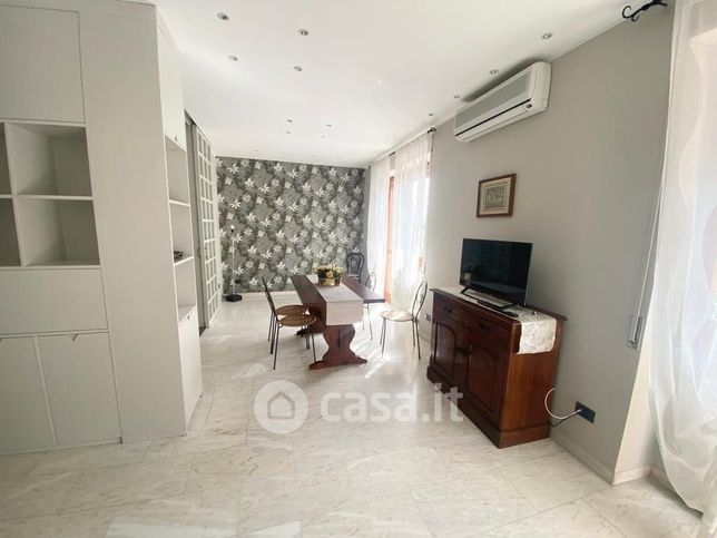 Appartamento in residenziale in Viale Leopoldo Muzii 77