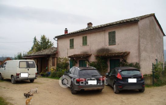 Casa indipendente in residenziale in 