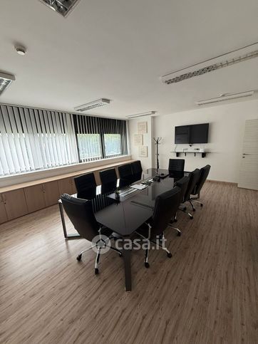 Ufficio in commerciale in Via di Torre Spaccata 172