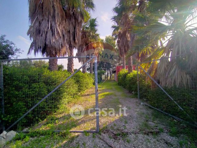 Terreno agricolo in commerciale in 