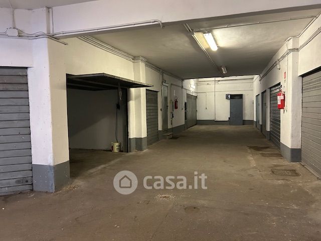 Garage/posto auto in residenziale in Via Ferentano 67