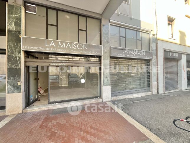 Negozio/locale commerciale in commerciale in Via Tosio 13