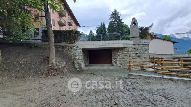 Garage/posto auto in residenziale in Rue Trois Villages