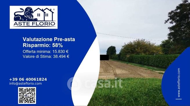 Terreno agricolo in commerciale in Via Crosara