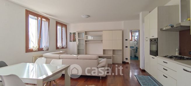 Appartamento in residenziale in Viale IV Novembre