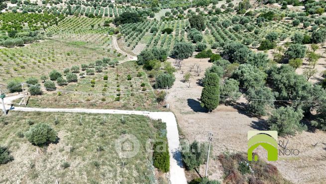 Terreno agricolo in commerciale in Contrada Portelle