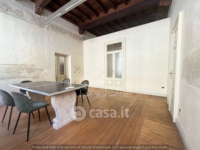 Ufficio in commerciale in 